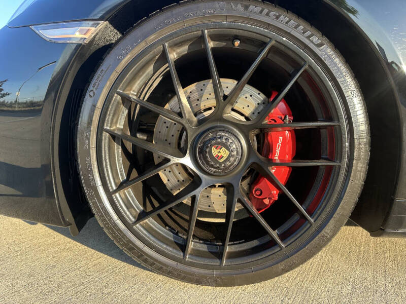 2017 Porsche 911 Carrera GTS