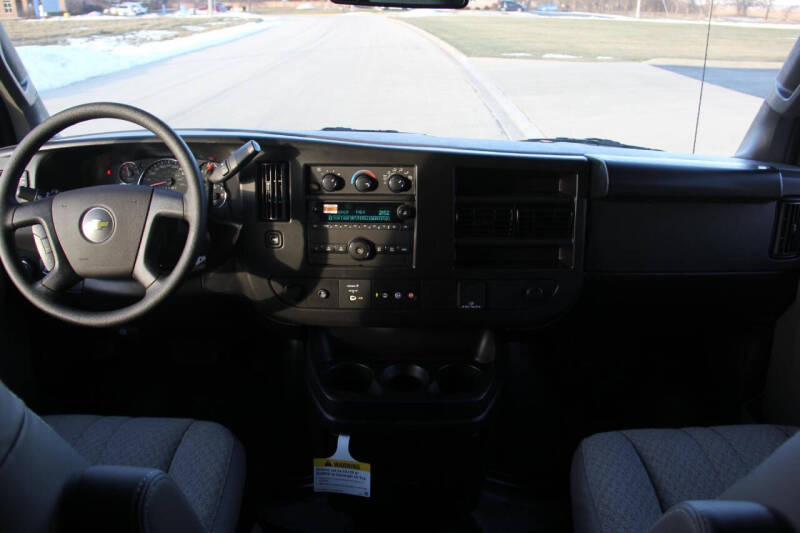 2025 Chevrolet Express 3500