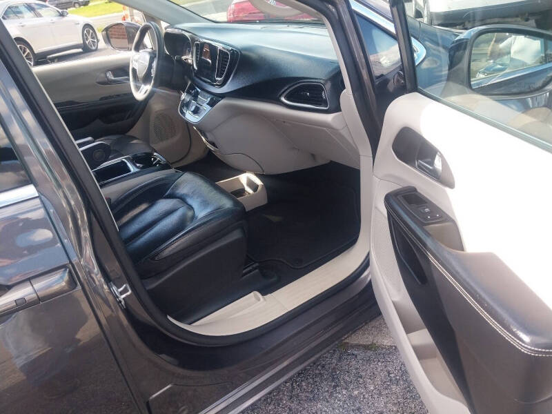 2022 Chrysler Pacifica Touring L