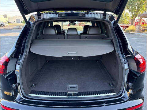 2017 Porsche Cayenne S E-Hybrid Platinum Edition