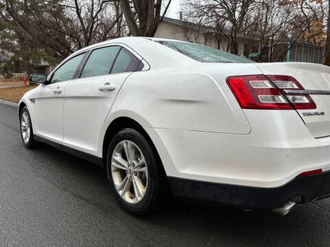 2015 Ford Taurus SEL