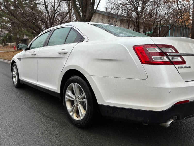 2015 Ford Taurus SEL