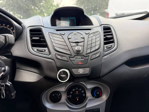 2017 Ford Fiesta SE