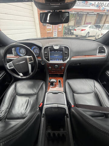 2012 Chrysler 300 Limited