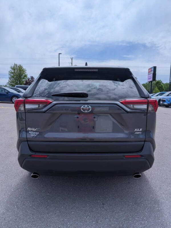 2024 Toyota RAV4 XLE