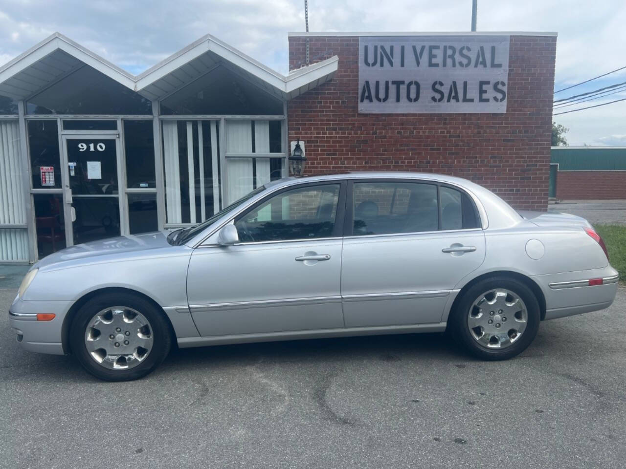 2008 Kia Amanti for sale at Universal Auto Sales LLC in Burlington, NC