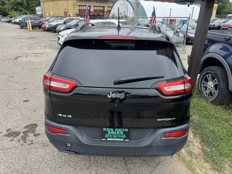 2017 Jeep Cherokee Sport