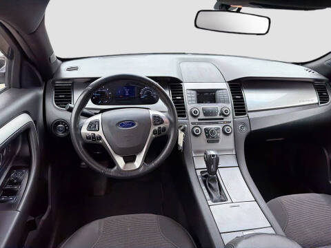 2016 Ford Taurus SEL
