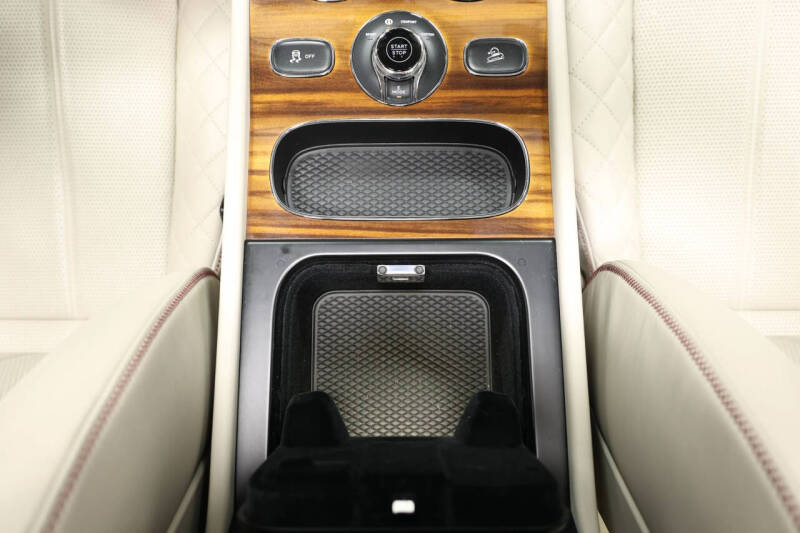 2020 Bentley Bentayga Hybrid