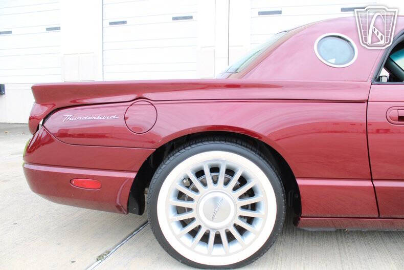2004 Ford Thunderbird Deluxe