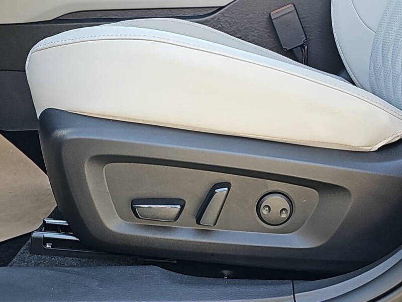 2025 Mitsubishi Outlander SEL Platinum Edition