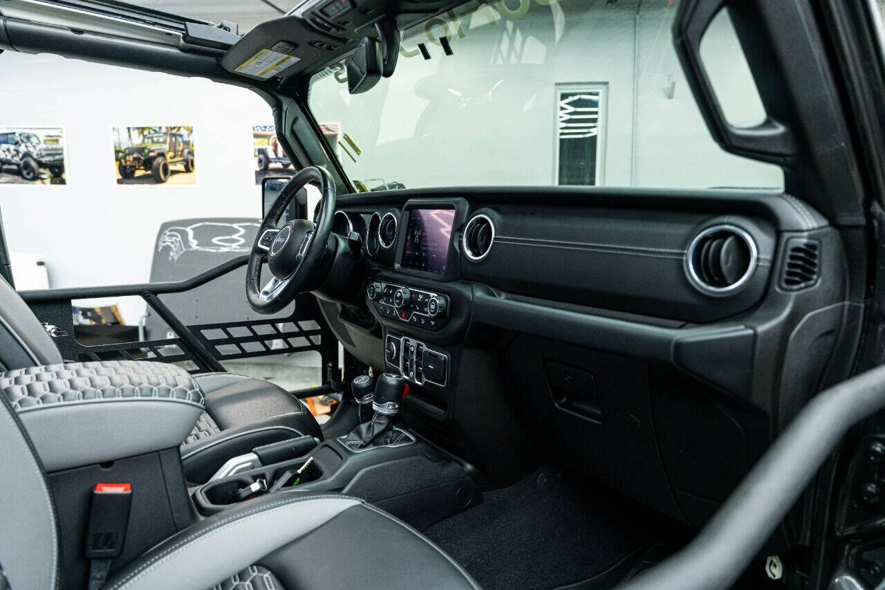 2020 JEEP Wrangler SUV / Crossover - $57,999