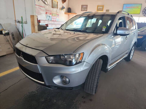 2013 Mitsubishi Outlander for sale at PYRAMID MOTORS - Pueblo Lot in Pueblo CO