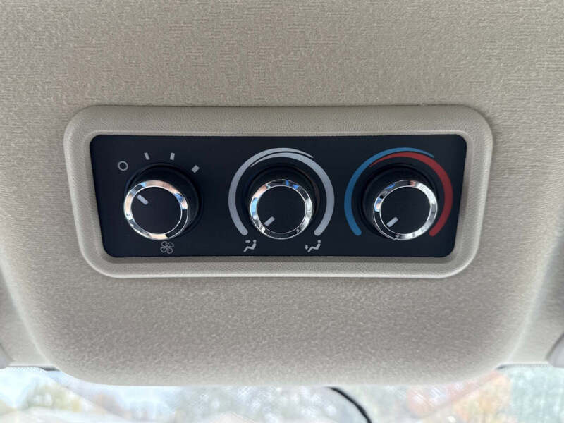 2025 Chevrolet Express LS 3500