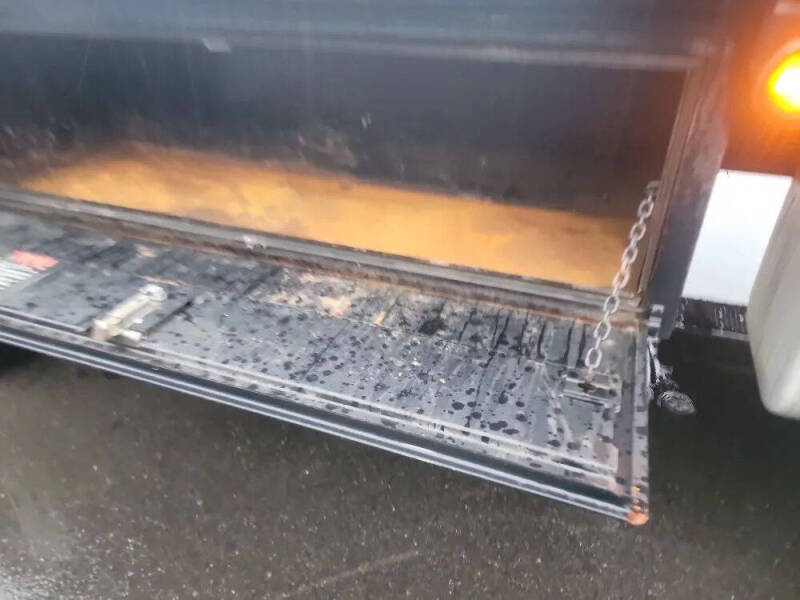 2004 Freightliner M2 106