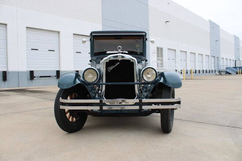 1927 Oldsmobile Sedan