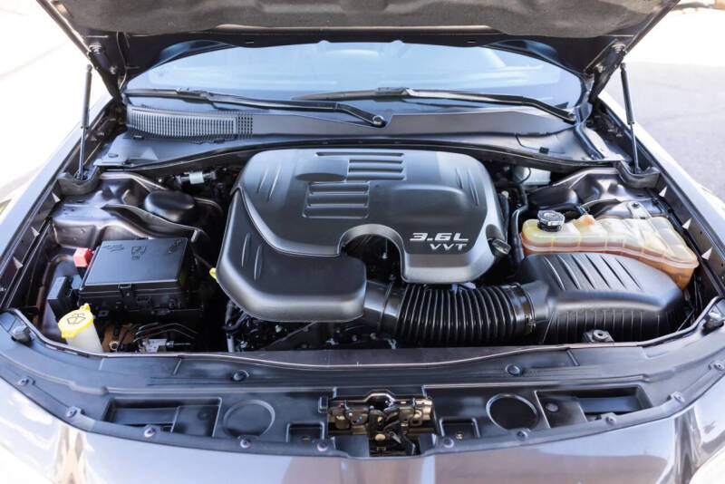 2017 Chrysler 300 C Platinum