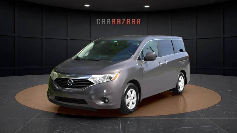 2014 Nissan Quest SV's photo
