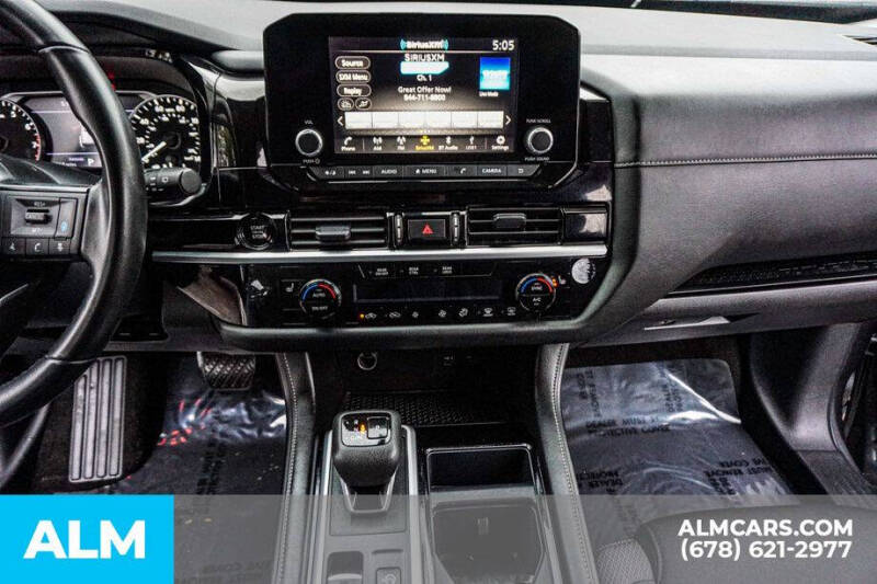 2025 Nissan Pathfinder SV