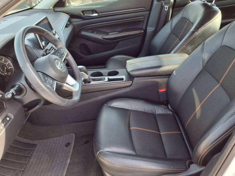 2022 Nissan Altima 2.5 SR