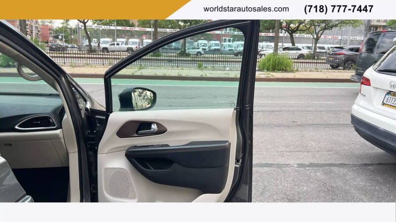 2017 Chrysler Pacifica LX