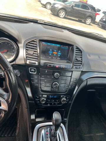 2012 Buick Regal Premium 2