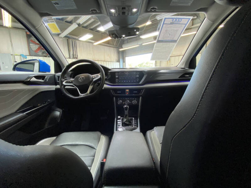 2024 Volkswagen Taos SEL 4Motion