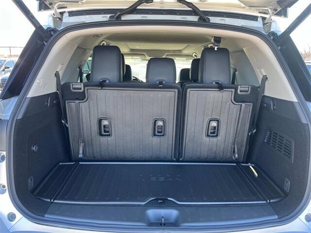 2025 Nissan Pathfinder Platinum