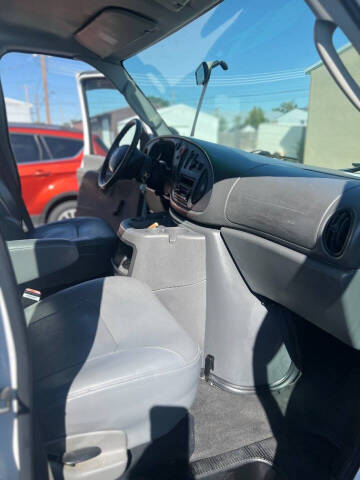 2005 Ford E-Series E-250