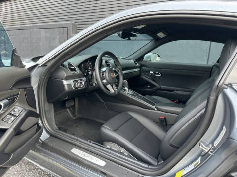 2025 Porsche 718 Cayman