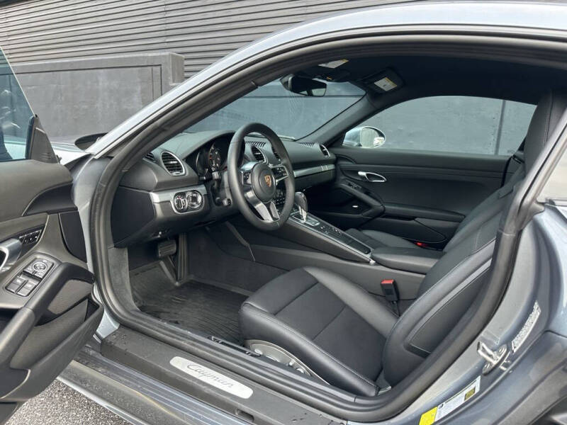 2025 Porsche 718 Cayman