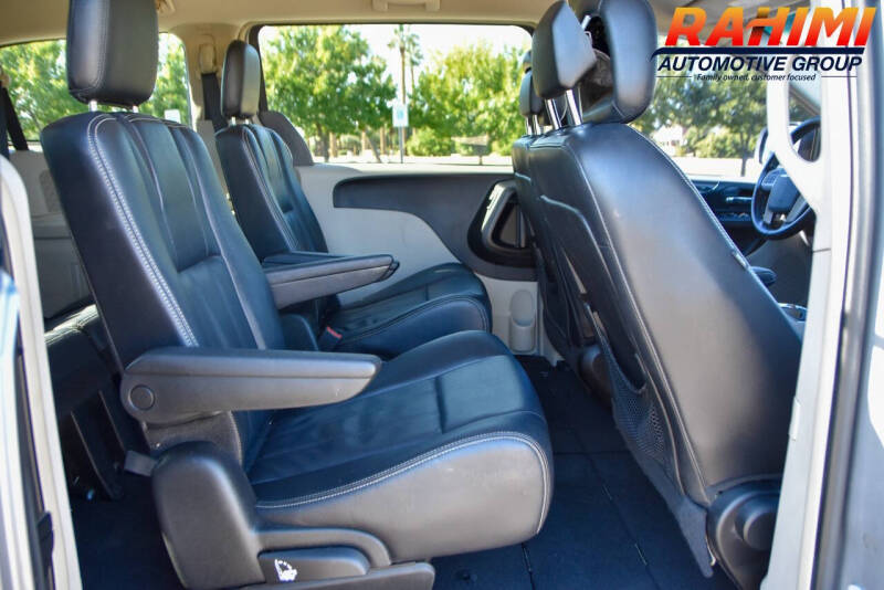 2014 Chrysler Town and Country Touring