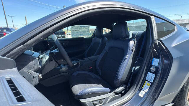 2025 Ford Mustang Dark Horse