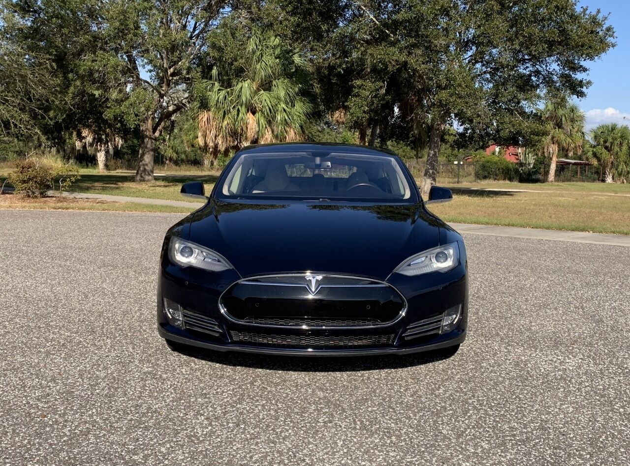 2014 Tesla Model S 7