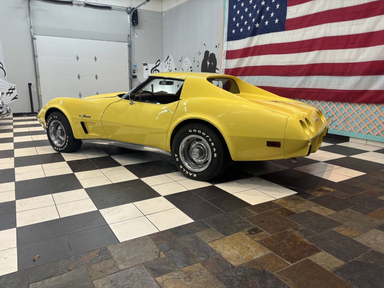 1975 Chevrolet Corvette 11