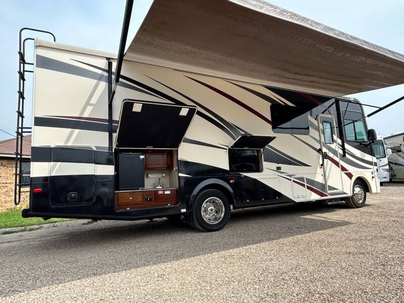 2017 Coachmen Pursuit 30FW for sale at Florida Coach Trader, Inc. in Tampa FL