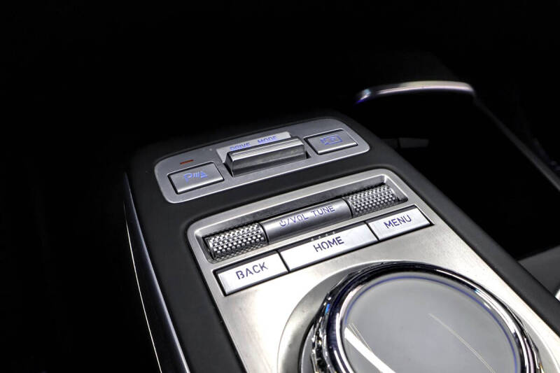 2022 Genesis GV70 2.5T Standard