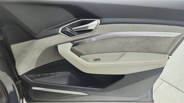 2024 Audi Q8 e-tron quattro Prestige