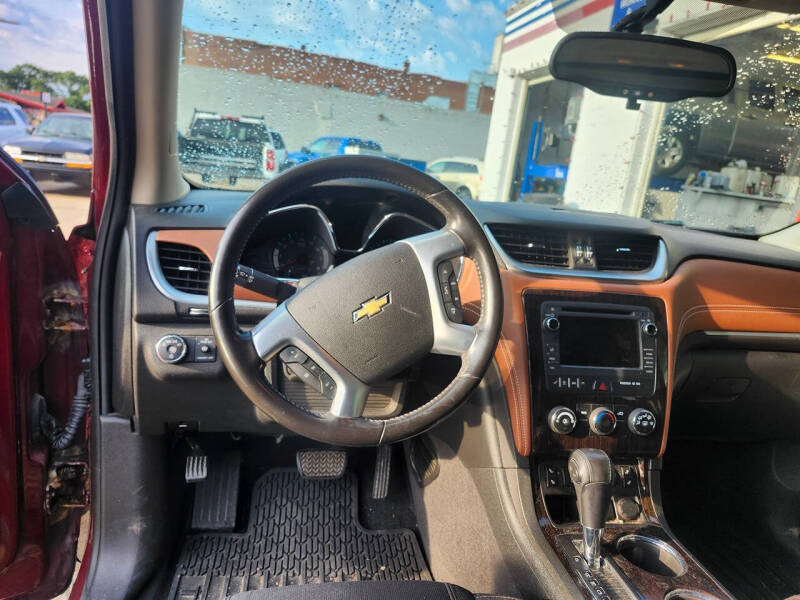 2017 Chevrolet Traverse LT