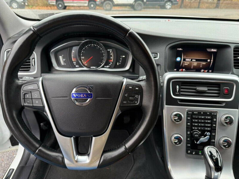 2018 Volvo V60 Cross Country T5 Premier