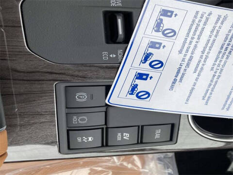 2025 Toyota Highlander Hybrid Platinum