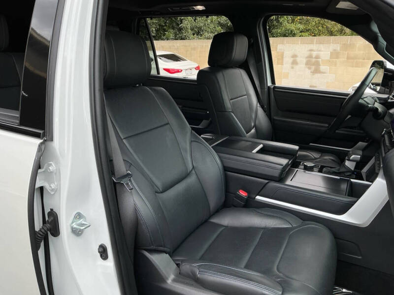 2023 Toyota Sequoia SR5