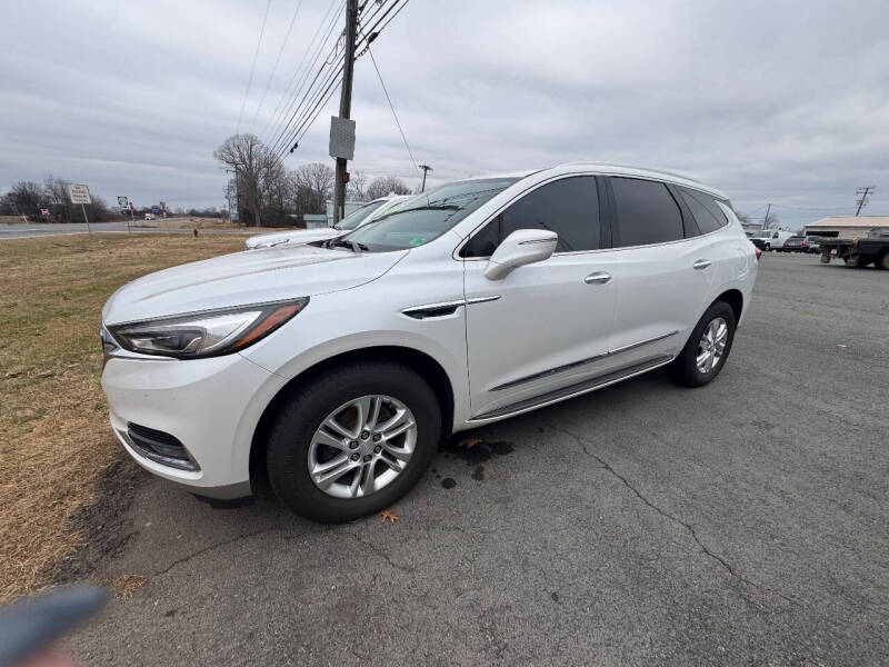 2018 Buick Enclave Essence's photo
