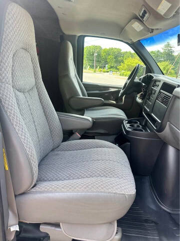 2004 GMC Savana 2500