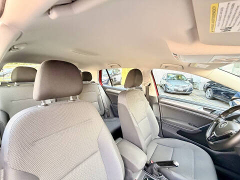 2016 Volkswagen Golf TSI S