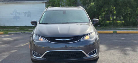 2017 Chrysler Pacifica Touring-L Plus