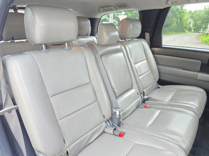 2014 Toyota Sequoia SR5