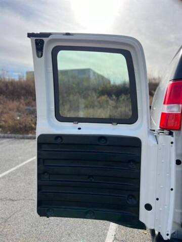 2023 GMC Savana 2500