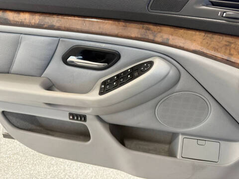 2003 BMW 5 Series 540i