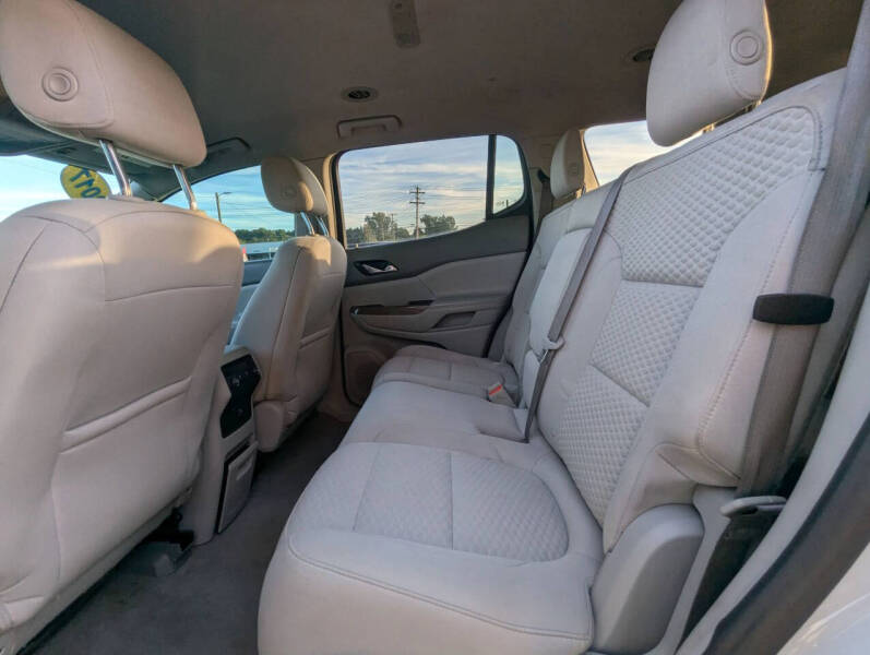 2017 GMC Acadia SLE-1